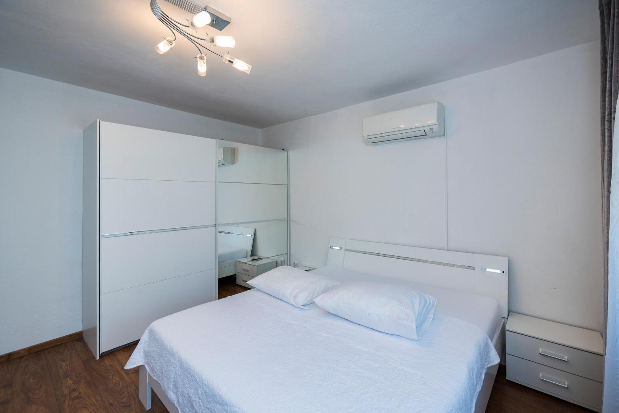 M&M Pelivan Apartments Σολίν Εξωτερικό φωτογραφία