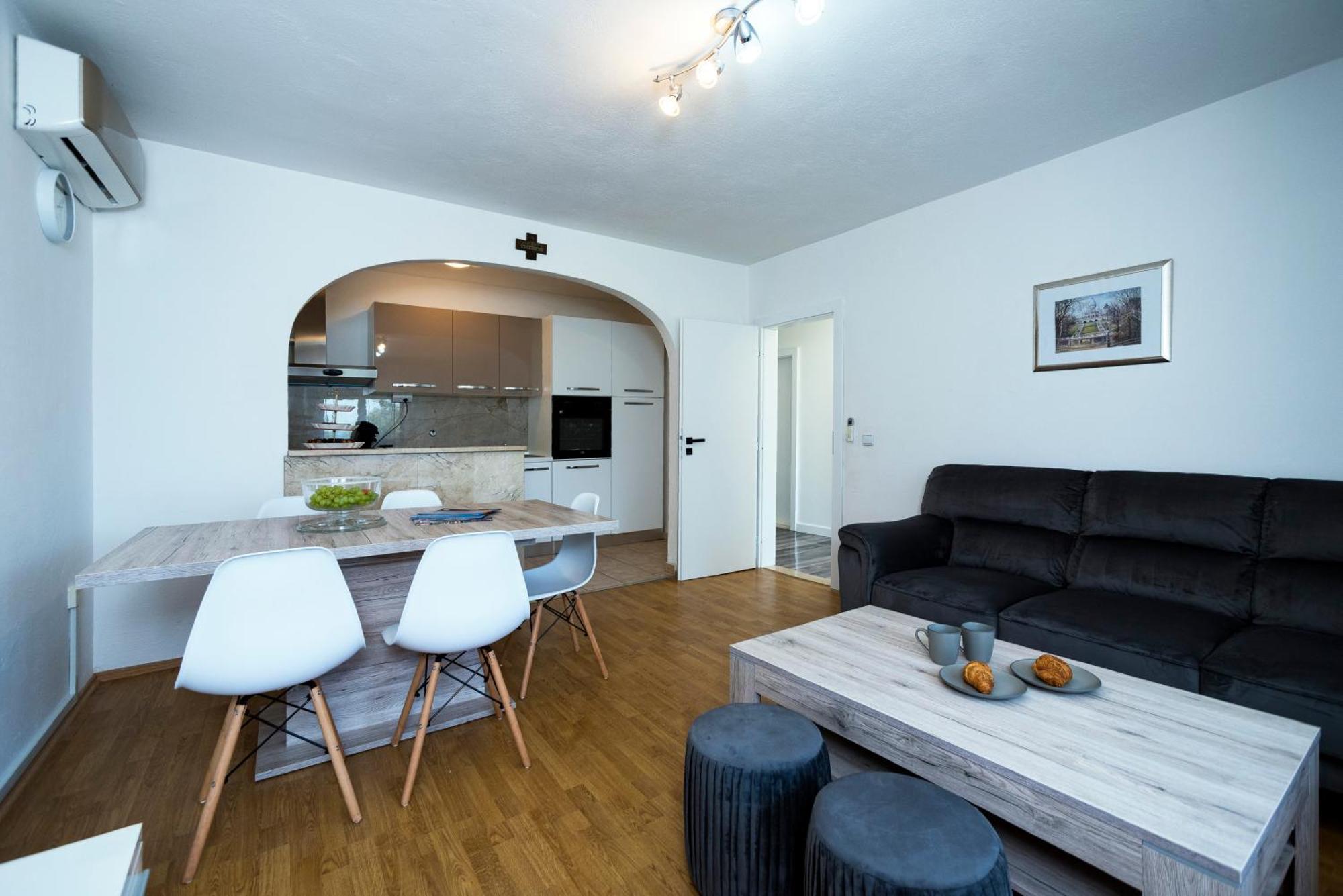 M&M Pelivan Apartments Σολίν Εξωτερικό φωτογραφία