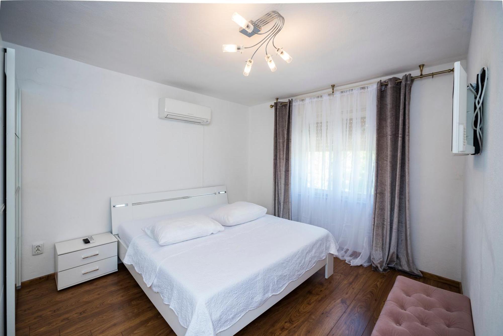M&M Pelivan Apartments Σολίν Εξωτερικό φωτογραφία