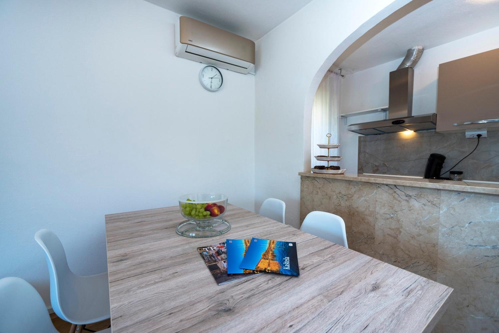 M&M Pelivan Apartments Σολίν Εξωτερικό φωτογραφία